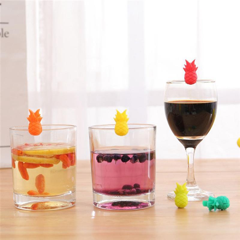 
  
  6pcs Silicone Red Wine Glass Marker Creative Pineapple Marker Charm Drinking Glass Identification Cup Labels Tag Signs for Party
  
